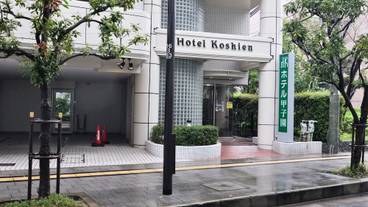 施設の入り口 / 16