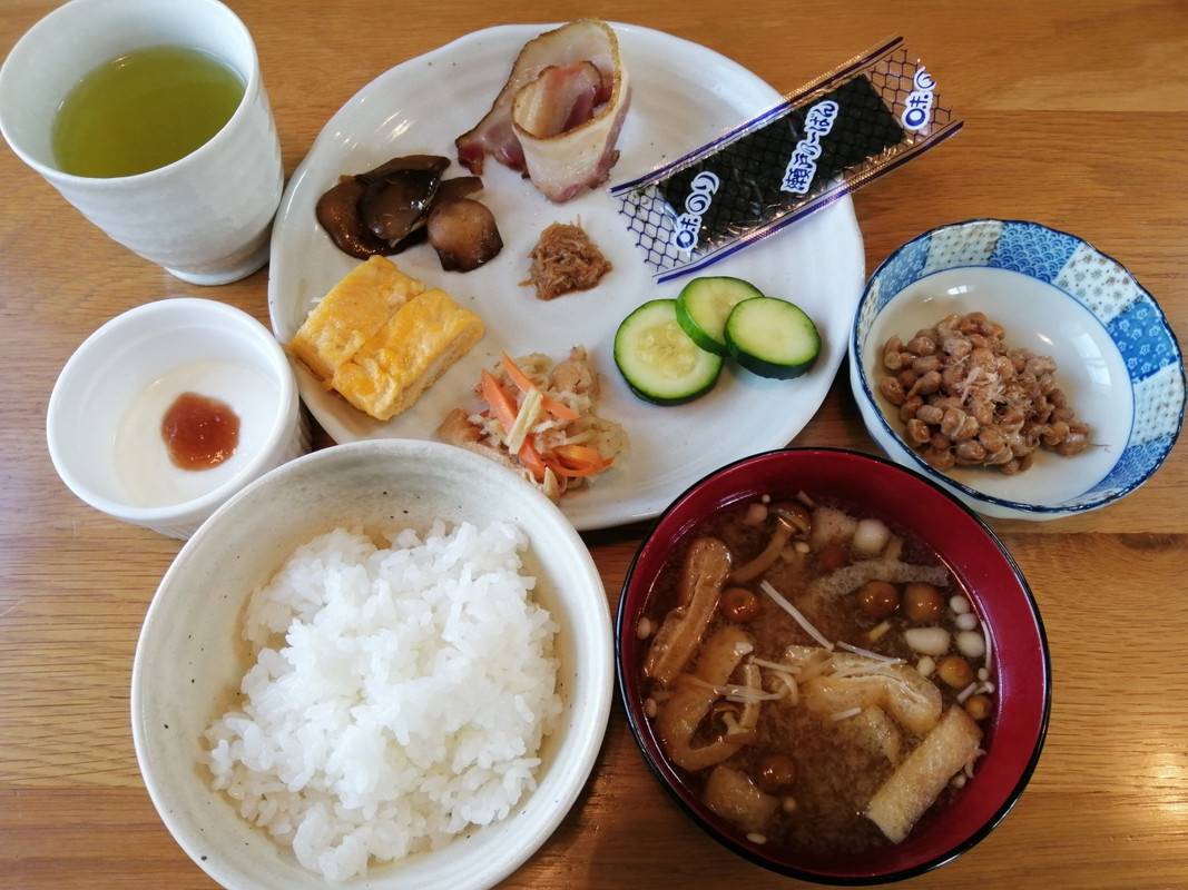 朝食