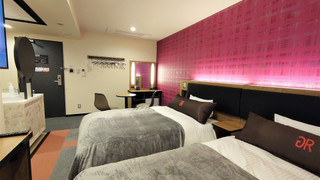 プレミアム ツインルーム ダブルベッド 2 台 禁煙