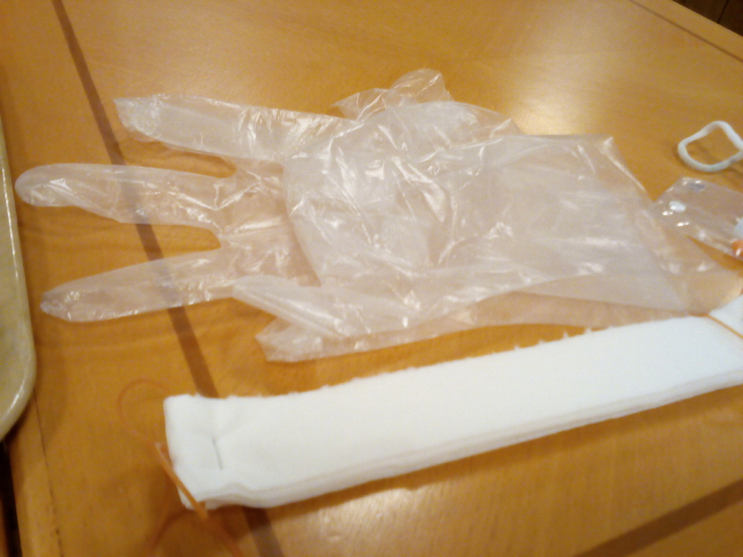 手袋とマスクが用意されていました。