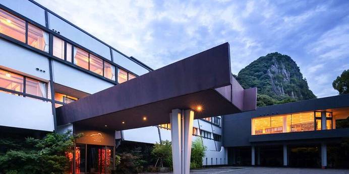 武雄温泉 御船山楽園ホテル（佐賀県 旅館） / 1