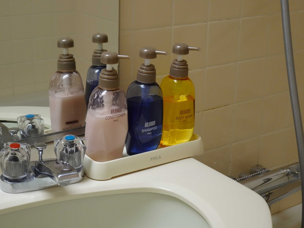 シャンプー類はPOLA