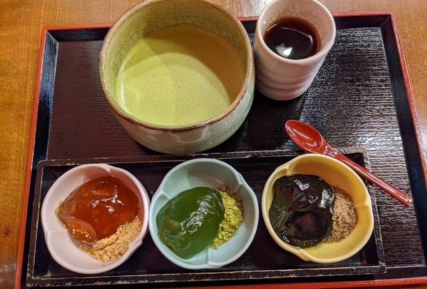 茶房限定の出来たてわらびもち / 2