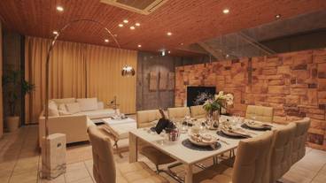 客室内のダイニングエリア / 18