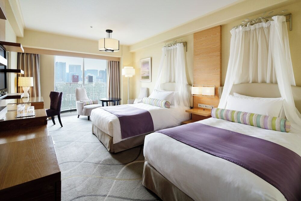 ライトアップされた幻想的な日本庭園にうっとり4755953