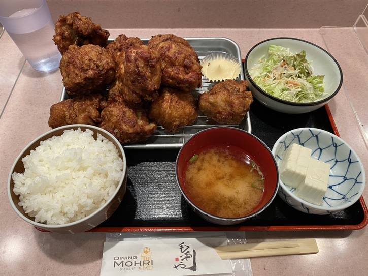 大阪旅のしめくくり
ホテル近くでランチを / 1