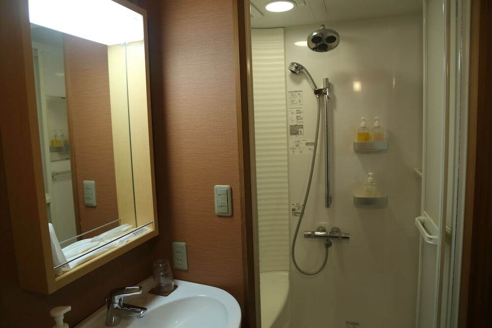 バスルームのシャワー