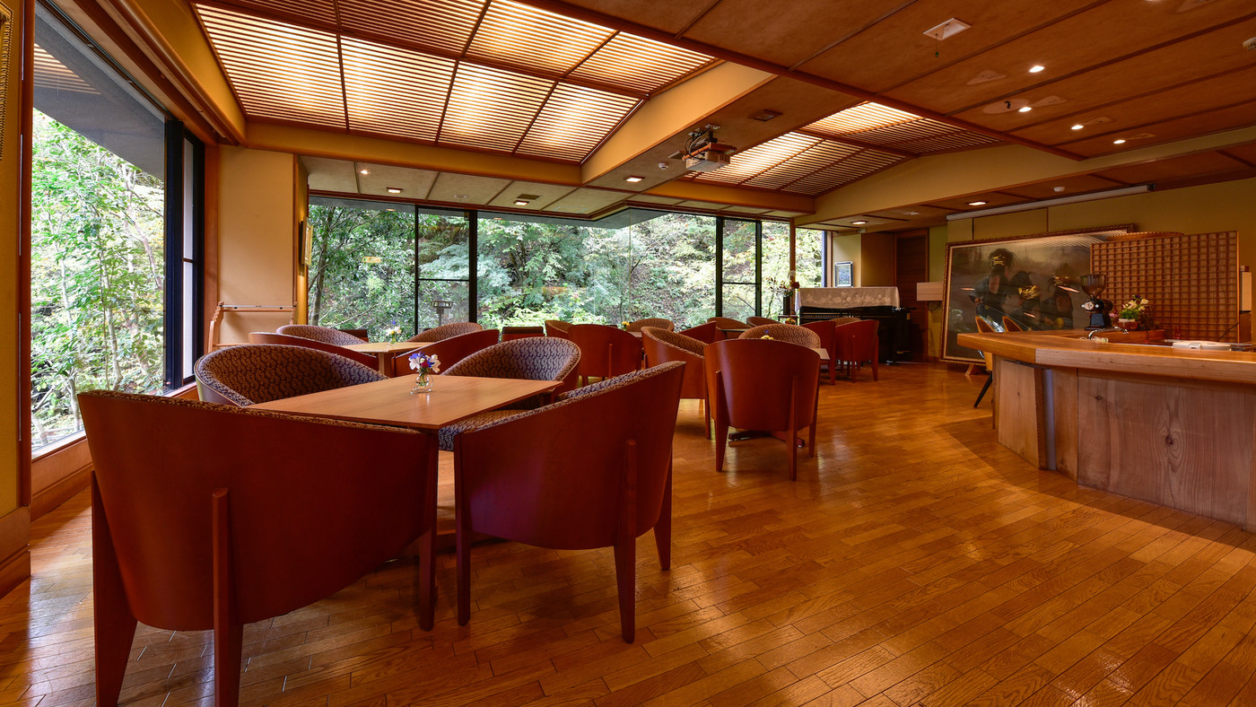 木のぬくもり感じる宿で疲れた心と体を癒しましょ4059184