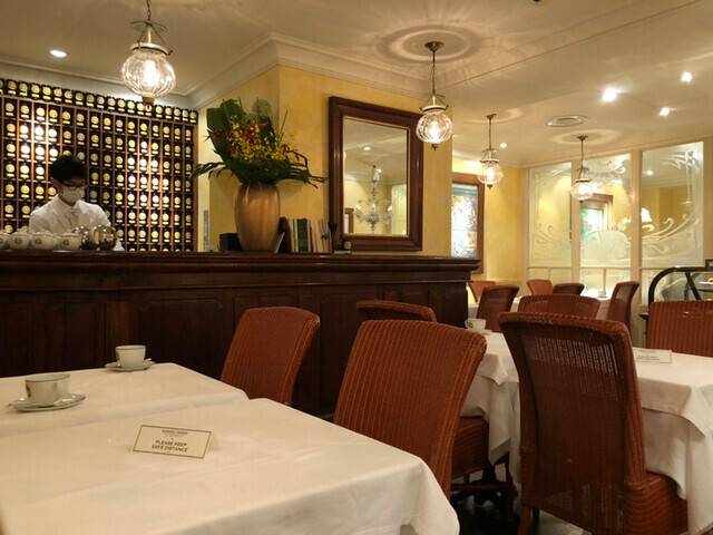 フランスの老舗紅茶店で
香りを楽しむ午後の時間 / 4