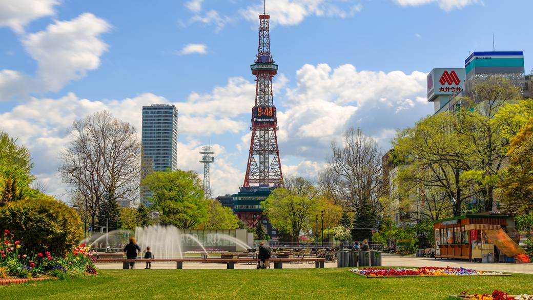 大通公園とさっぽろテレビ塔 / 2