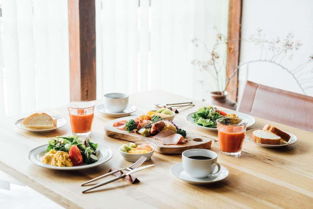 客室内のダイニングエリア