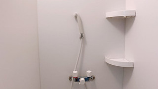 ダブルルーム ダブルベッド2台付 201号室 禁煙(ソファベッド用の寝具は部屋に常備していない為 事前にリクエストが必要)