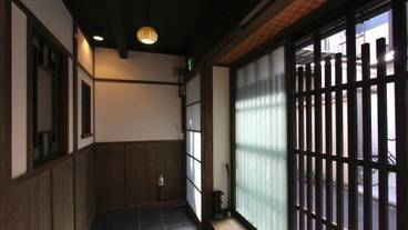 内部エントランス / 2