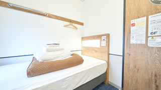 [プライベートルーム] ツイン [シャワー&トイレ共用] 禁煙