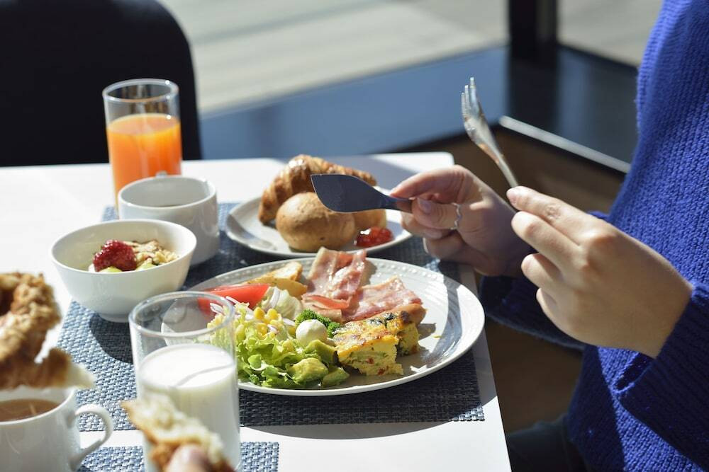 朝食