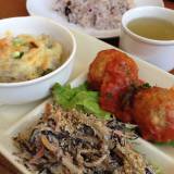 ユルリサロン×ハナウタカフェ(ユルリサロンハナウタカフェ)