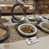 函館ならではの味覚
ビュッフェで堪能 / 4