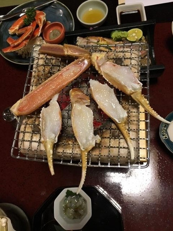 日本庭園が眺められる客室で食事を楽しんで♪3931850