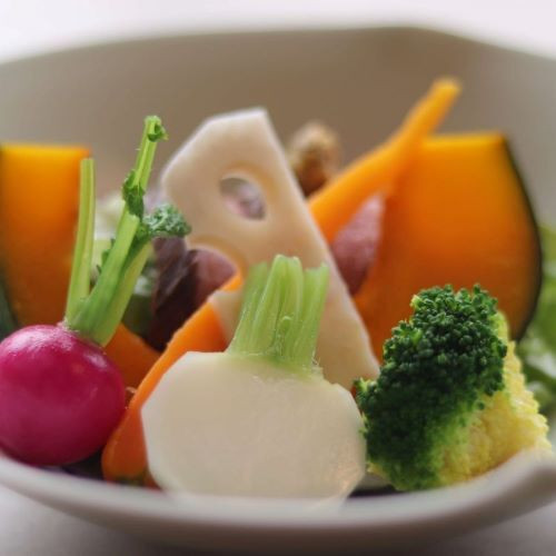 朝食　水槽野菜のサラダ