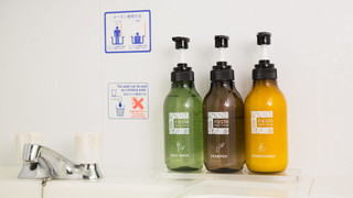 スタンダードルーム（大人2名用）ダブルベッド1台　喫煙可