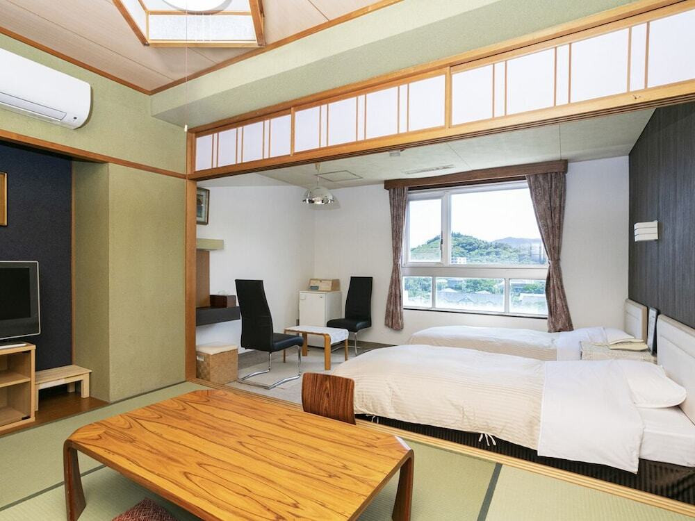 絶景&パワースポット「青島」まですぐのホテル4755452