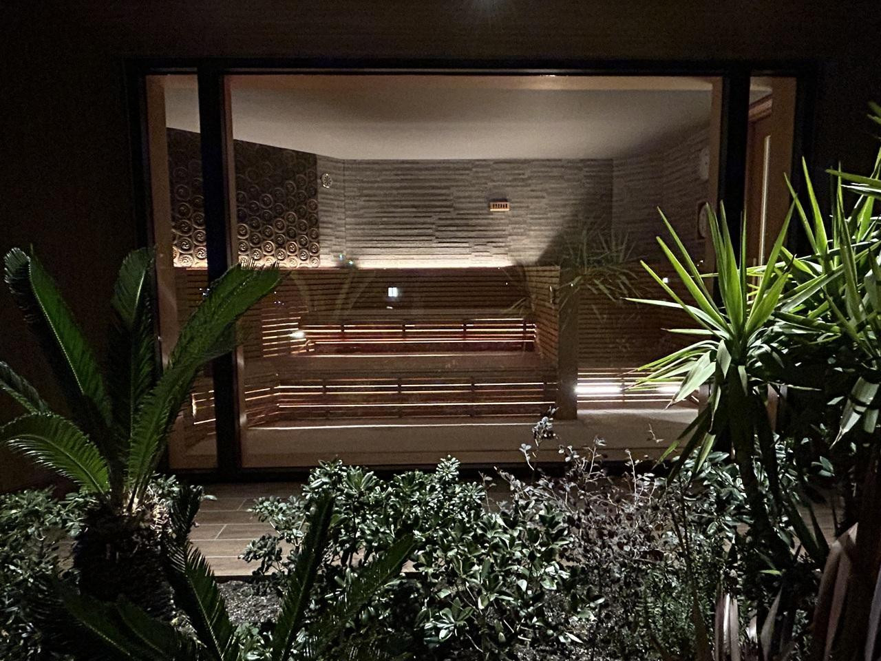 リゾート感満載のサウナは水着着用。カップルでの利用もうれしい！4021660