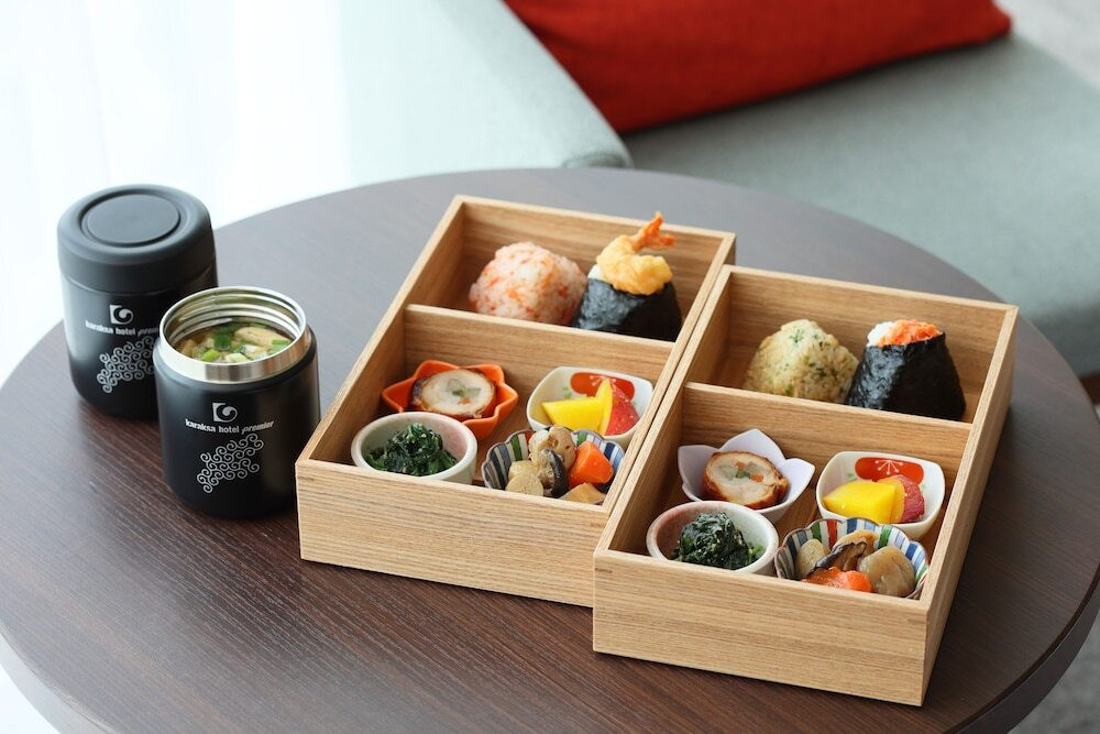 朝食