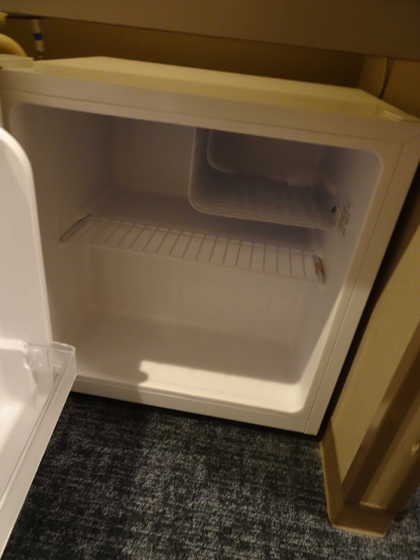 冷蔵庫は空です