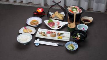 食事・飲み物 / 4