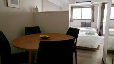 客室内のダイニングエリア / 25