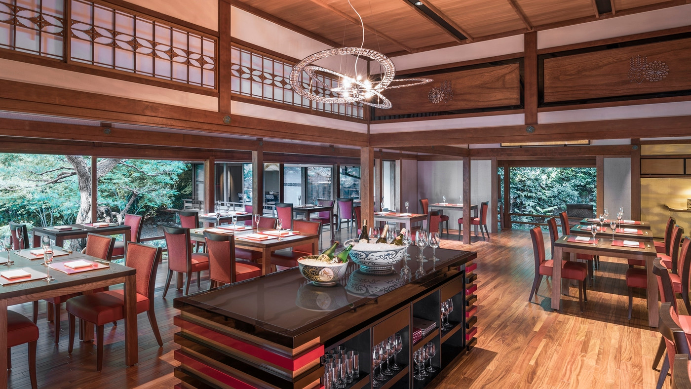 和とモダンが融合するラグジュアリーホテルでこだわりの朝食を3493055