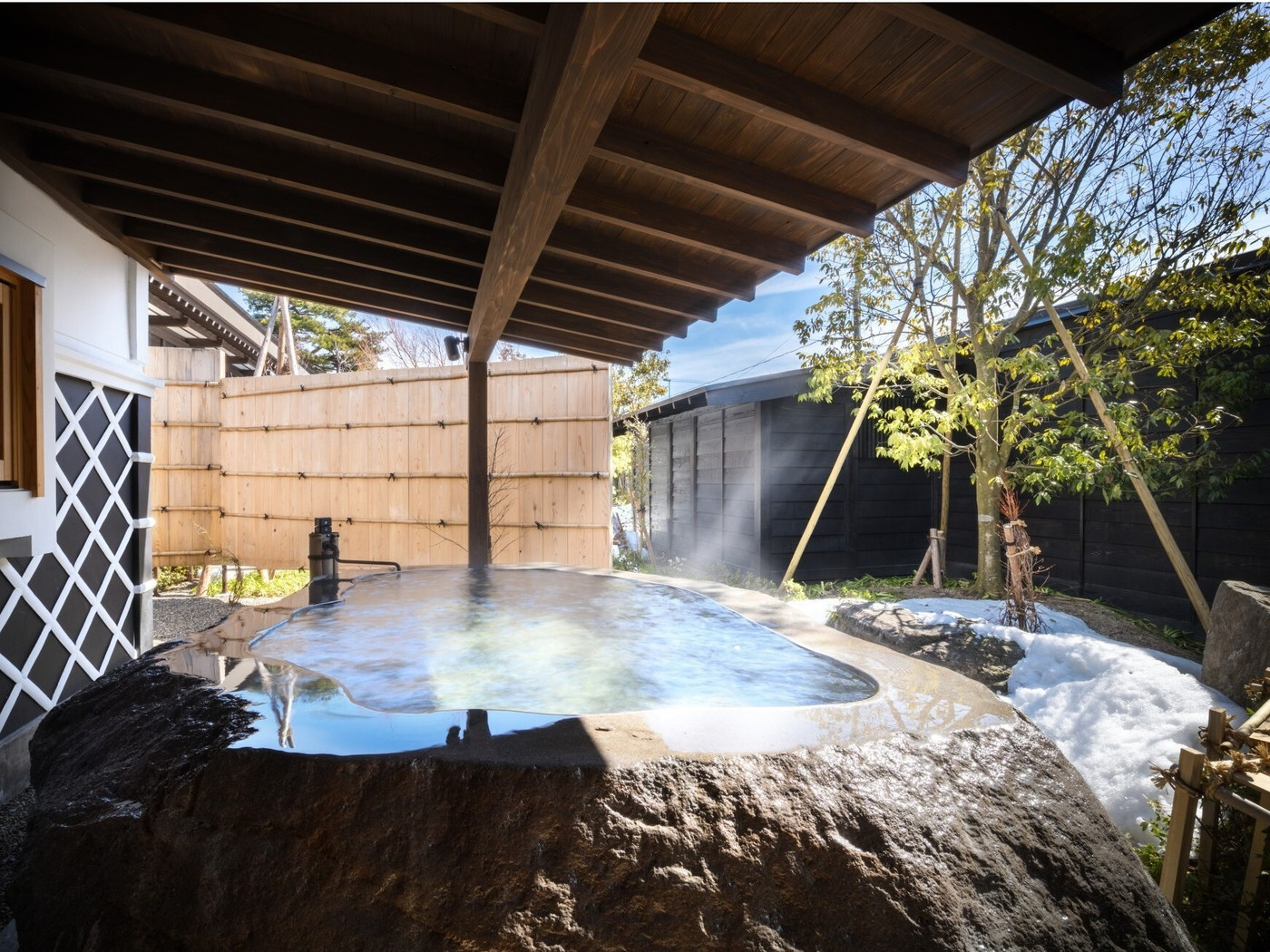 山形の魅力を全身で味わえる！露天風呂や旬の食材にこだわったホテル3707611