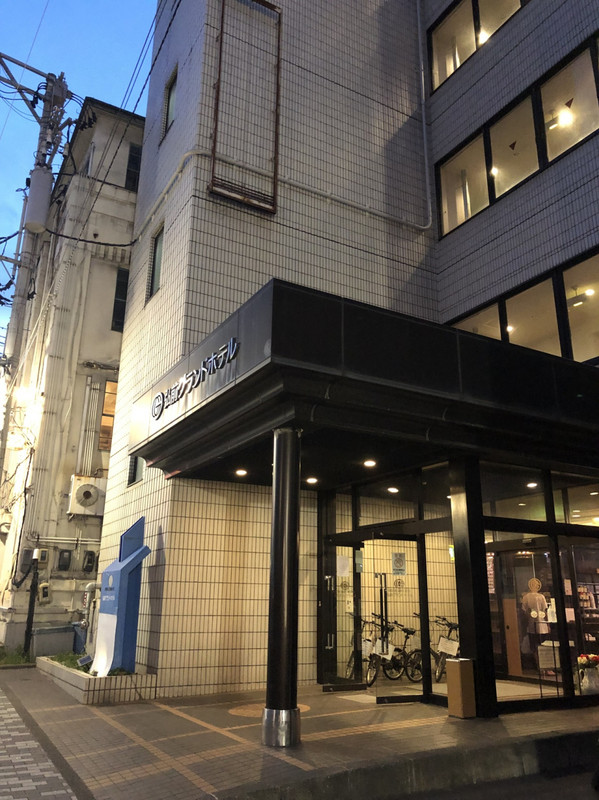 ホテルの隣には弘前らしく近代建築が､､､､