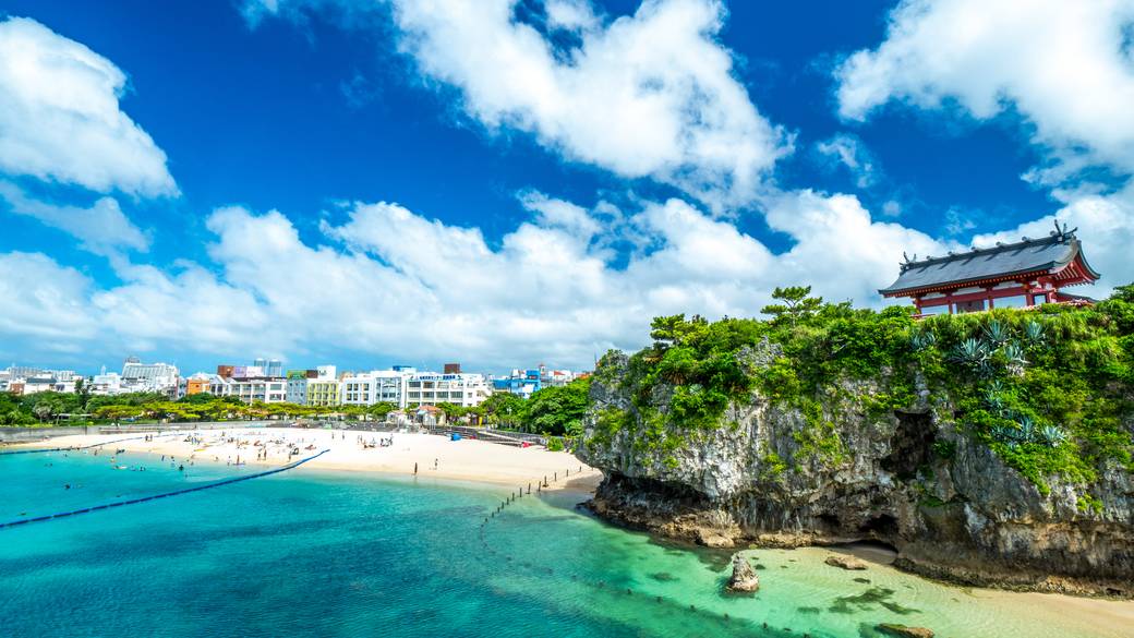 海の上に立つ波上宮 / 1