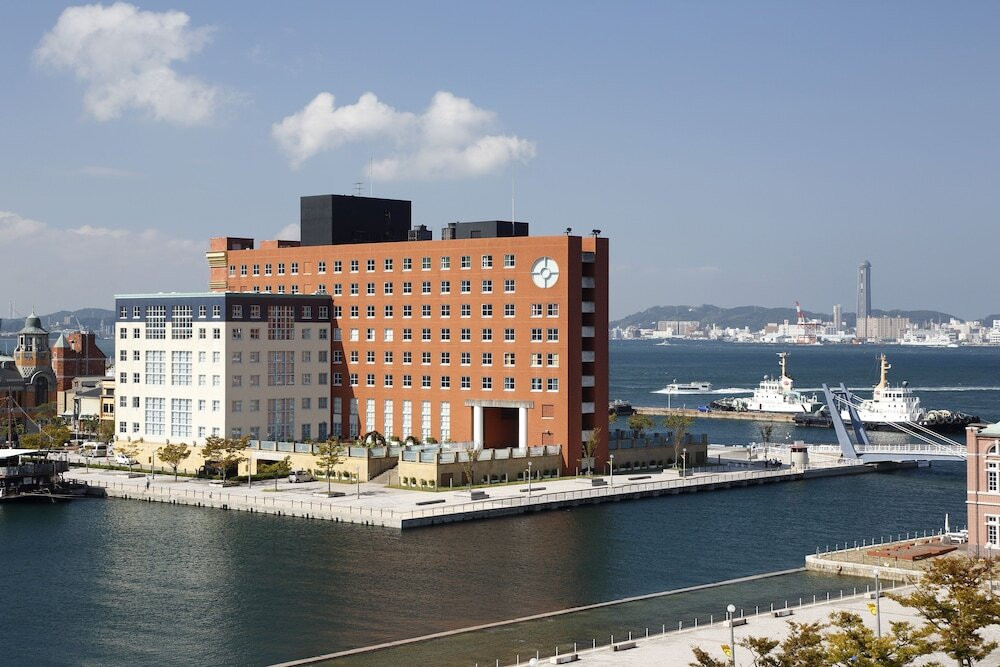 どの時間帯も美しい…レトロな街で海峡の眺めに魅了される3847519