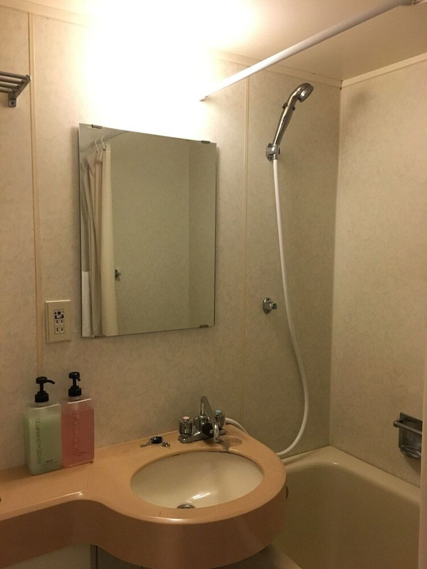 バスルームのシャワー