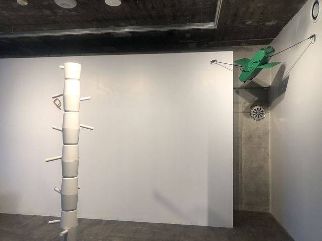 館内のアート巡りを
楽しんで / 3