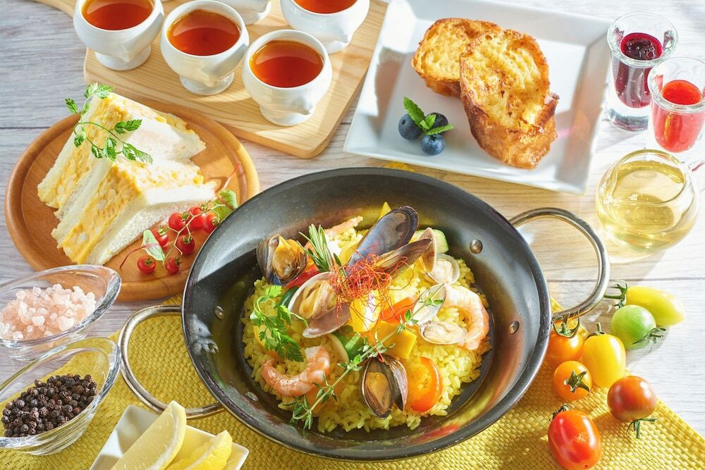 ご当地グルメを朝食ビュッフェで楽しめる大型ホテル4005339