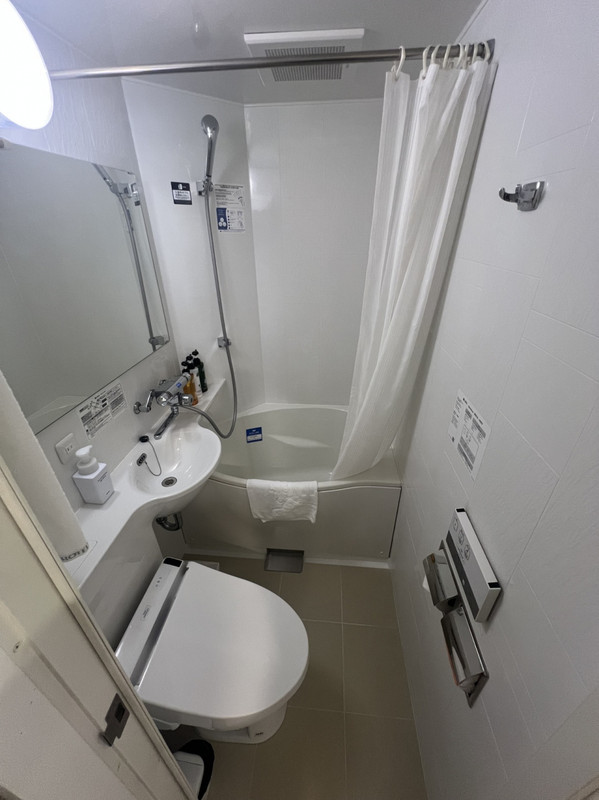 部屋のユニットバスです。使いやすいです