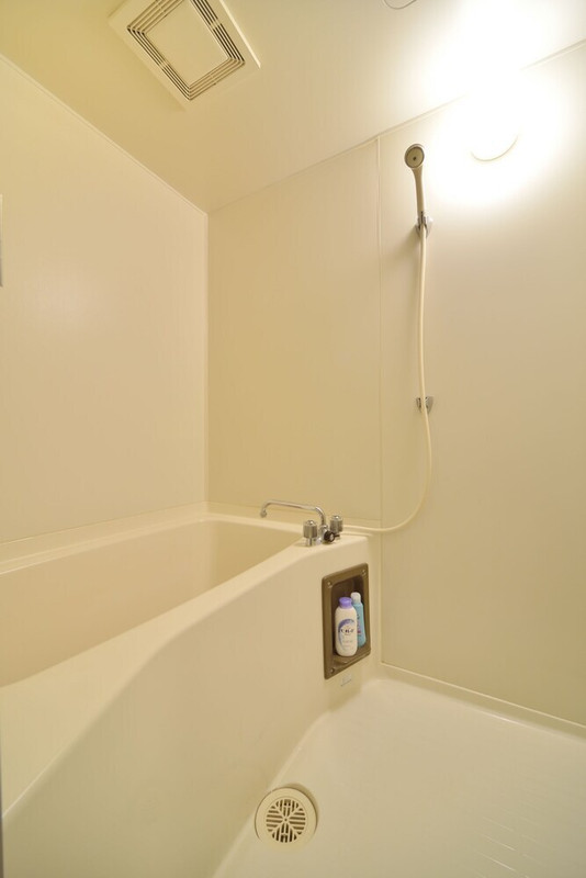 バスルームのシャワー