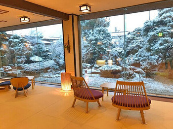 スタイリッシュな天童木工の家具と温泉を楽しむ4012414