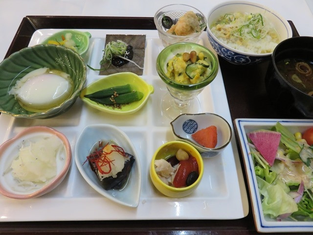 朝食