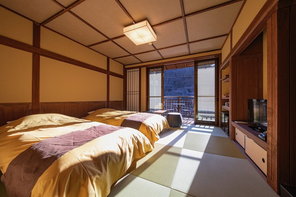 四万温泉 柏屋旅館（シマオンセン カシワヤリョカン） / 1