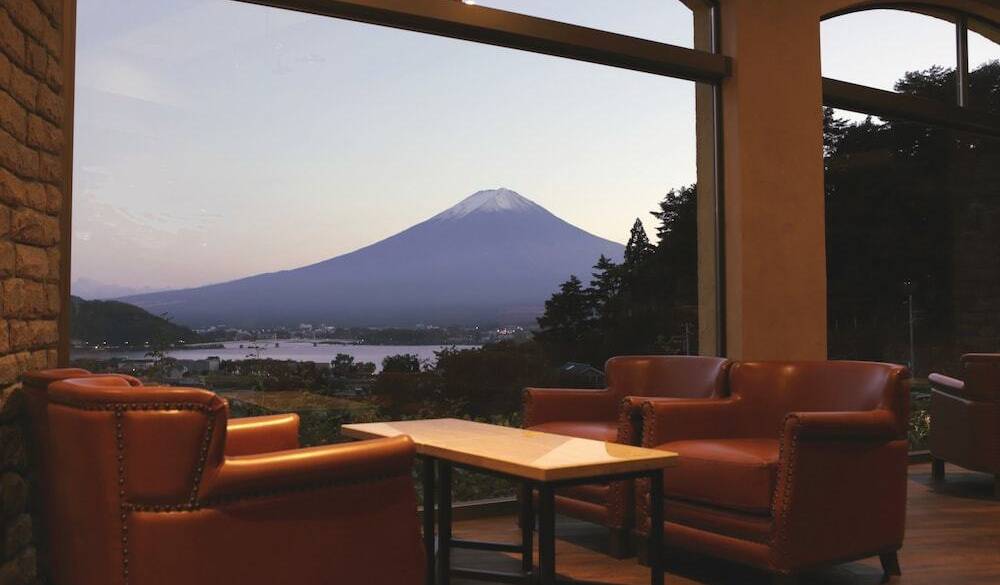 ロビー（夕方） / 5