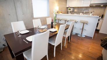 客室内のダイニングエリア / 20