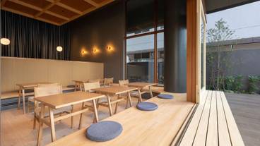 ロビーラウンジ / 9