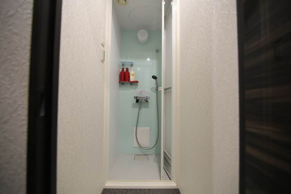 バスルームのシャワー