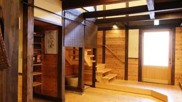 内部エントランス / 2