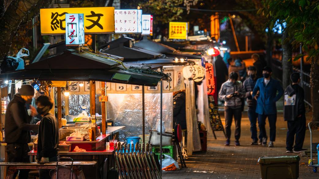 屋台街　ホテルから約2km / 1