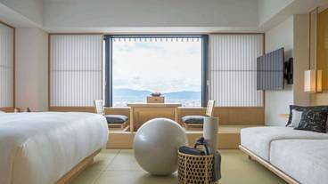 客室 / 8